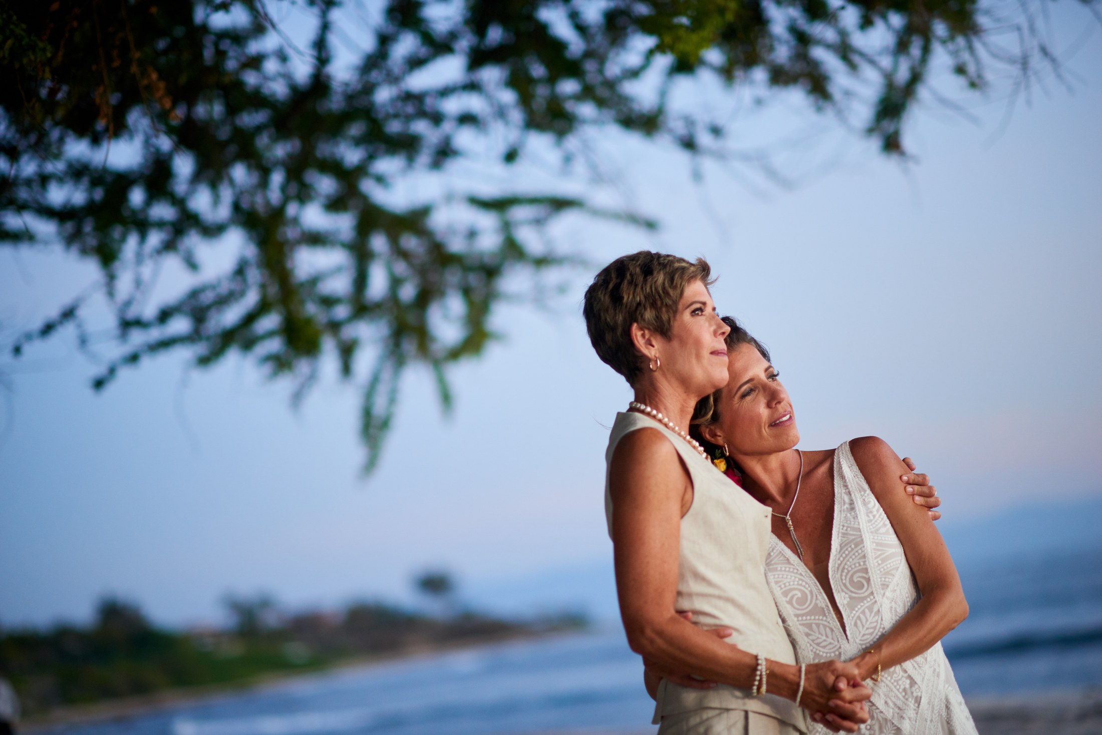 Fiesta de boda LGBTQ+ en el Astor Ballroom, St. Regis Punta Mita — Michelle & Marina — foto 2