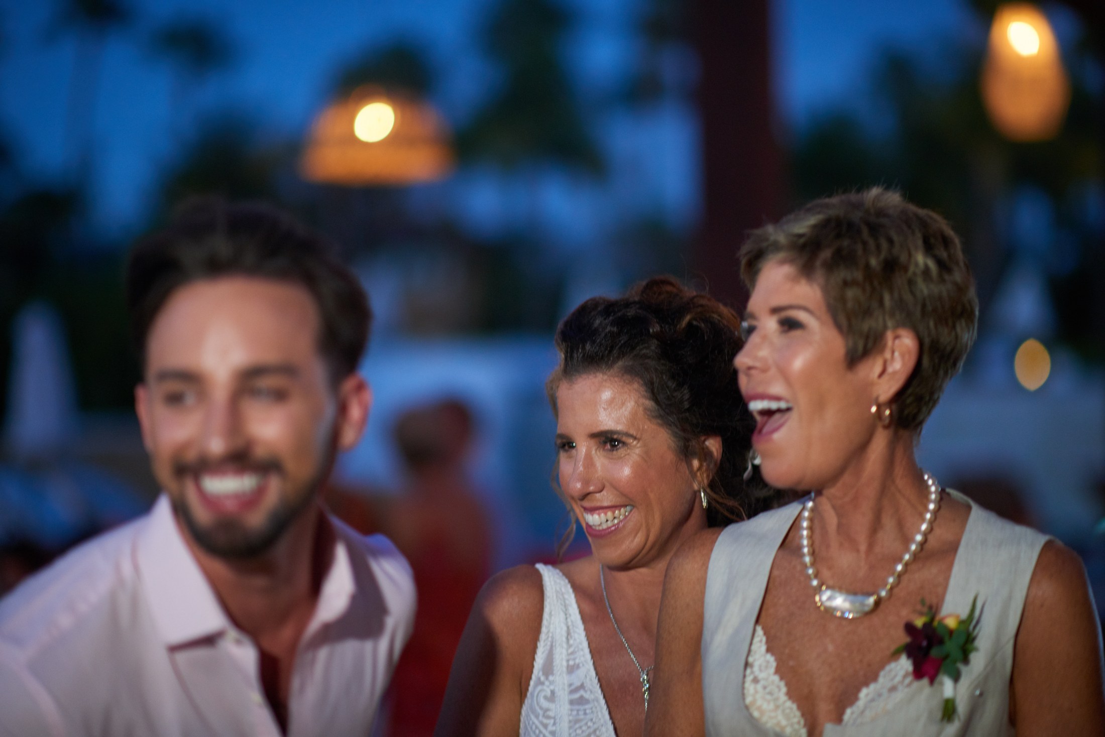 Fiesta de boda LGBTQ+ en el Astor Ballroom, St. Regis Punta Mita — Michelle & Marina — foto 10