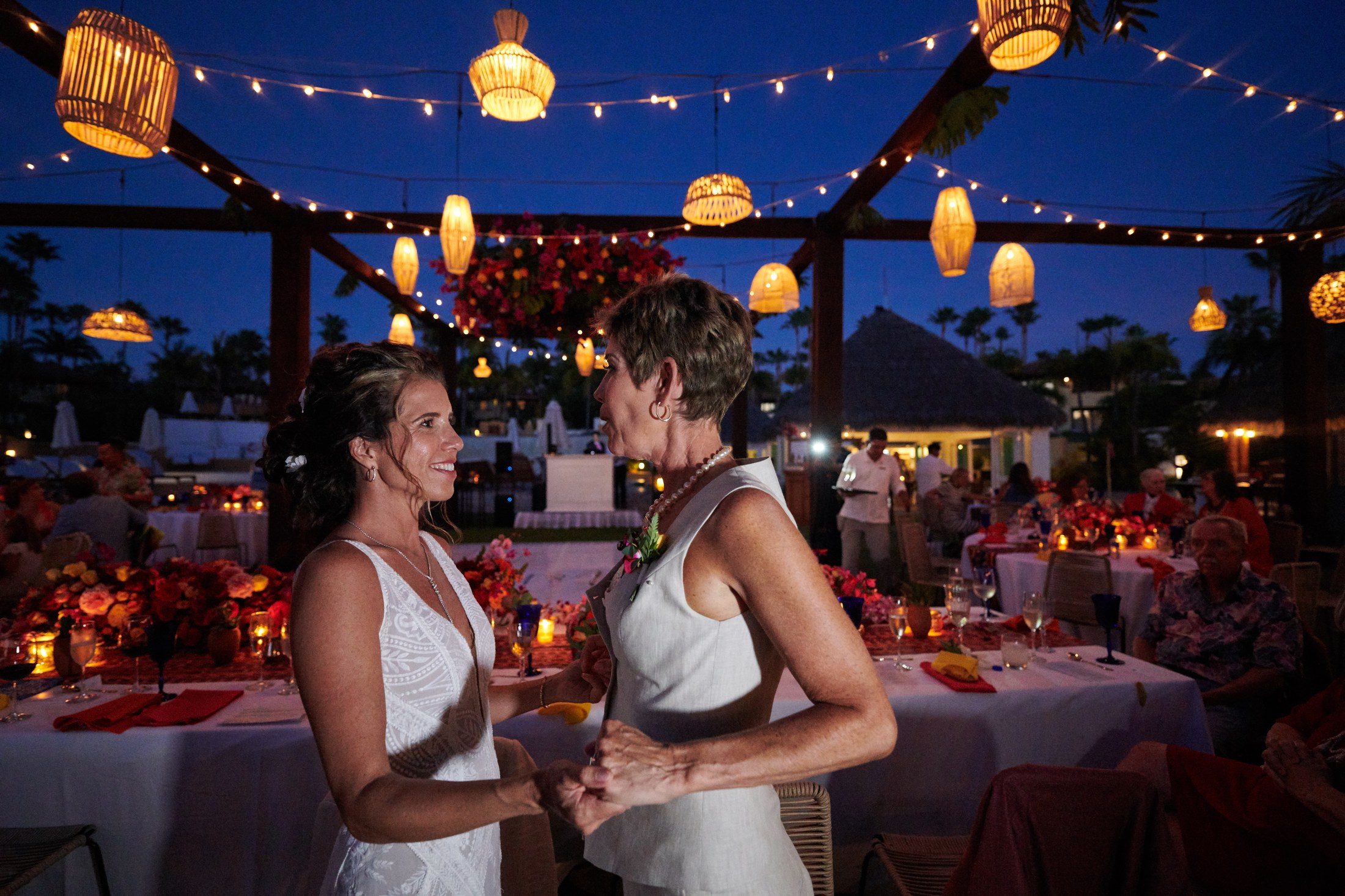 Fiesta de boda LGBTQ+ en el Astor Ballroom, St. Regis Punta Mita — Michelle & Marina — foto 20