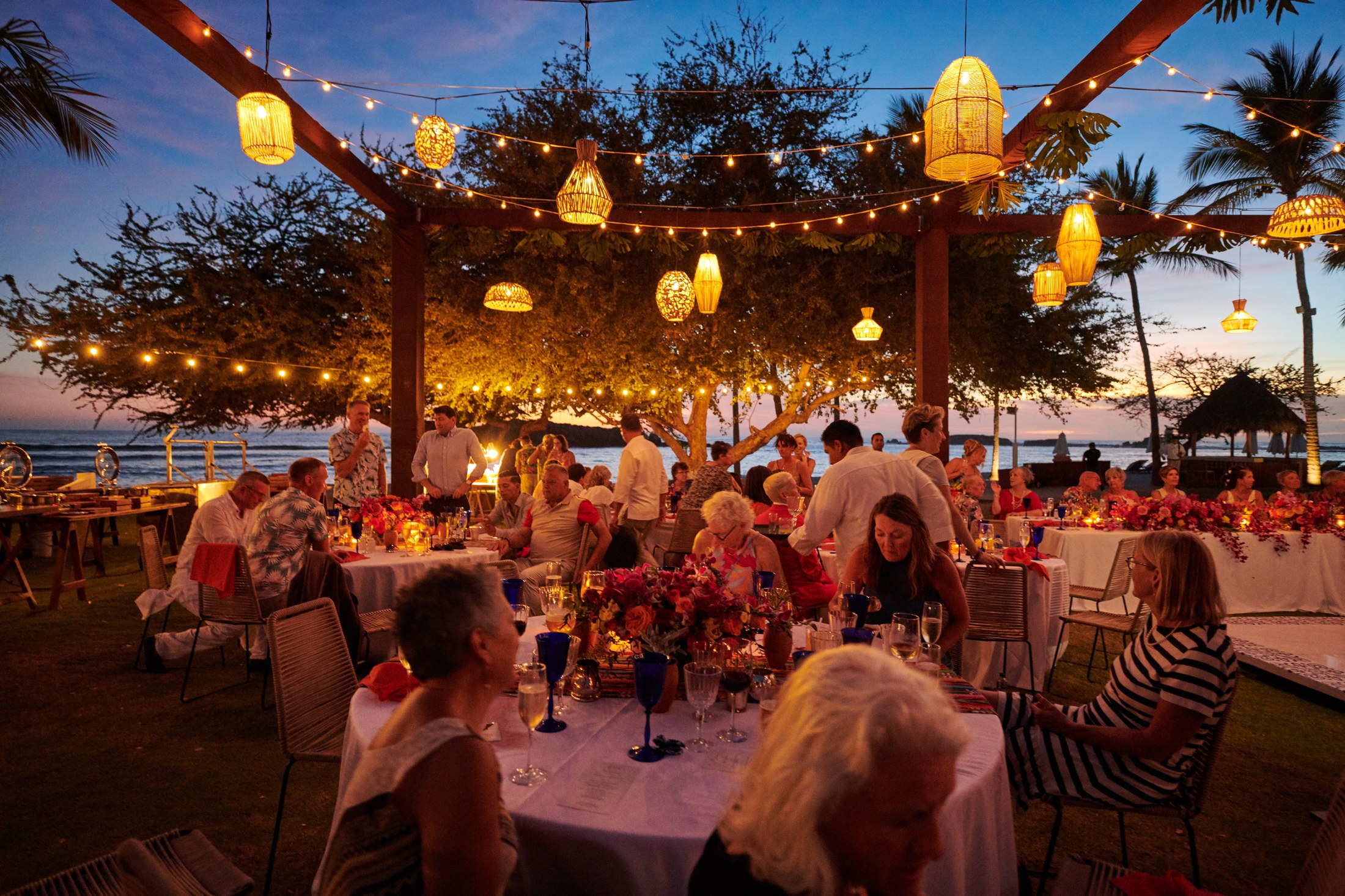 Fiesta de boda LGBTQ+ en el Astor Ballroom, St. Regis Punta Mita — Michelle & Marina — foto 24