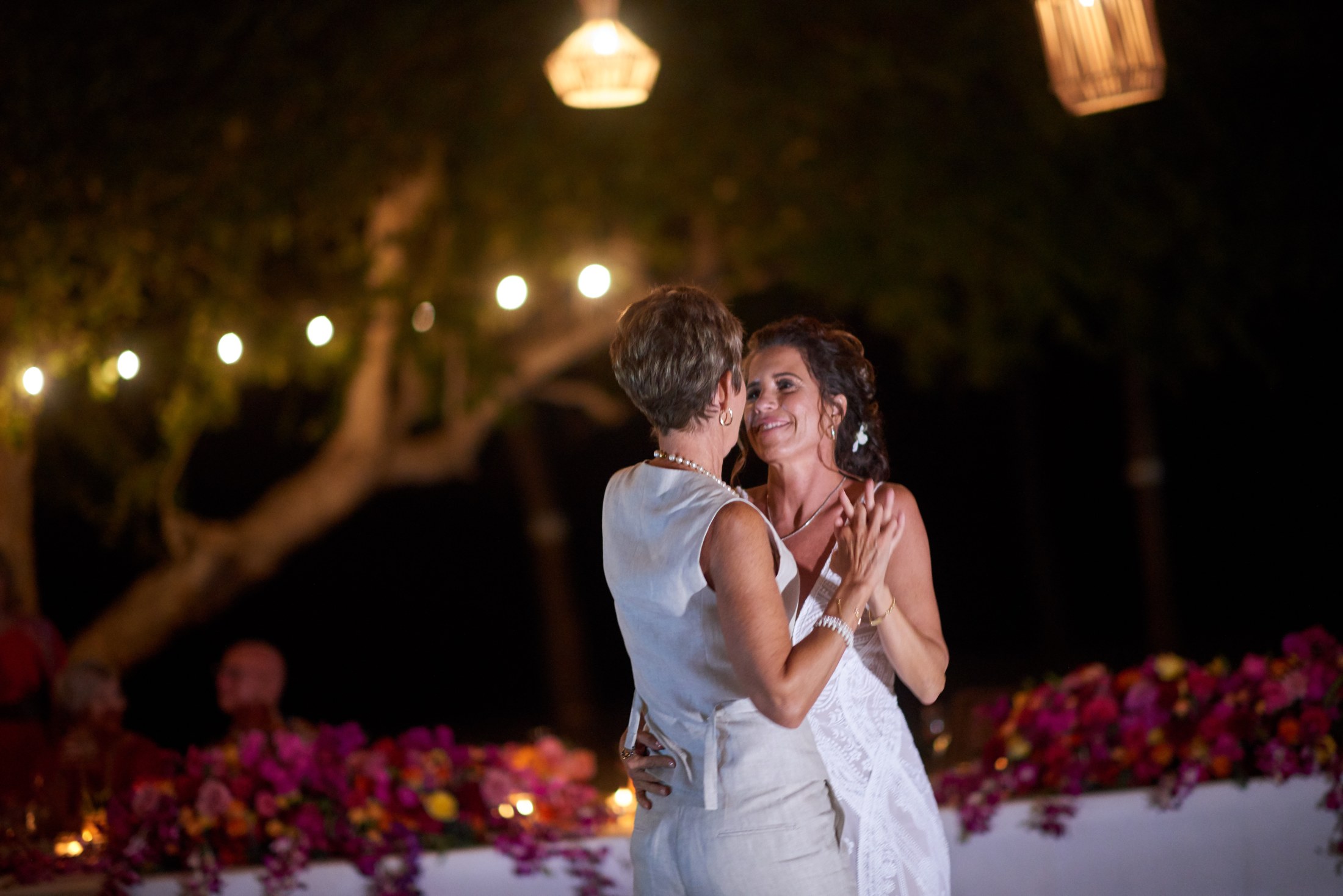 Fiesta de boda LGBTQ+ en el Astor Ballroom, St. Regis Punta Mita — Michelle & Marina — foto 67