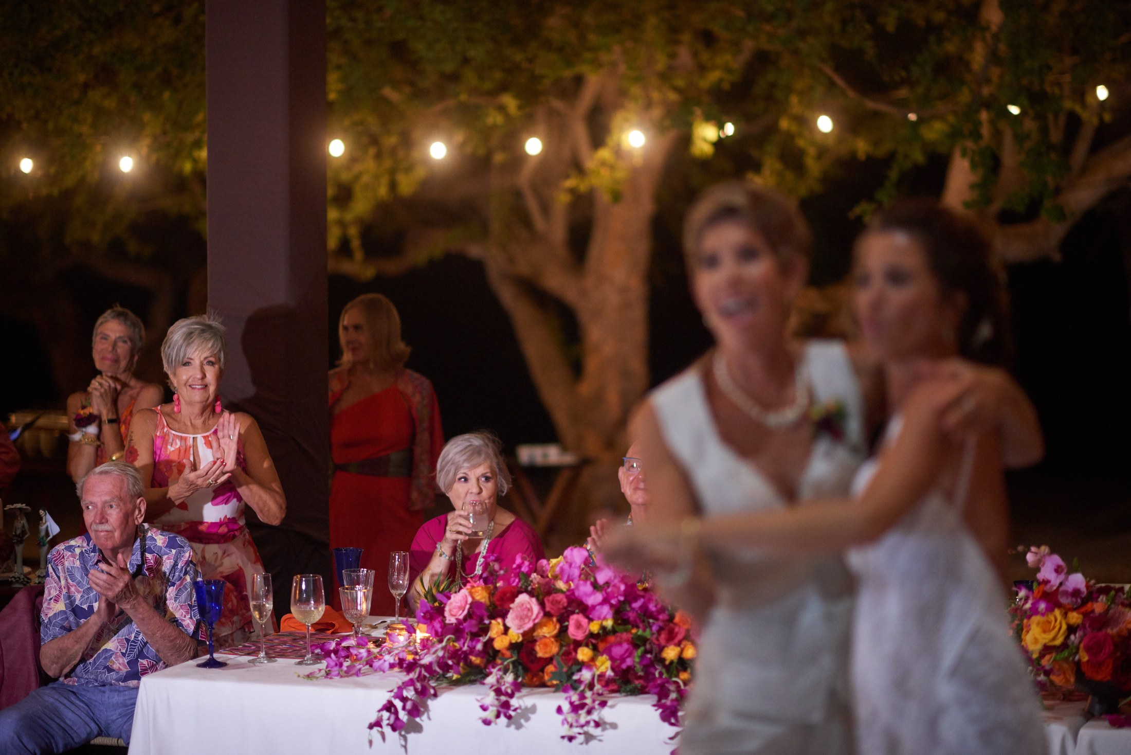 Fiesta de boda LGBTQ+ en el Astor Ballroom, St. Regis Punta Mita — Michelle & Marina — foto 69