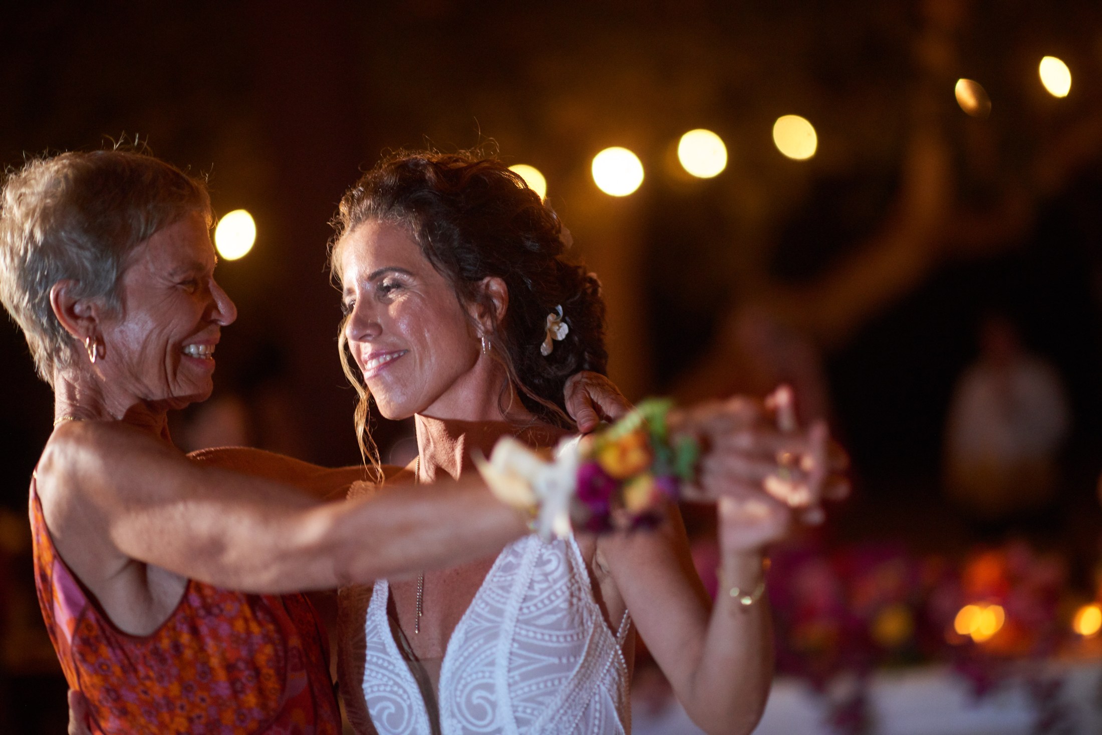 Fiesta de boda LGBTQ+ en el Astor Ballroom, St. Regis Punta Mita — Michelle & Marina — foto 77