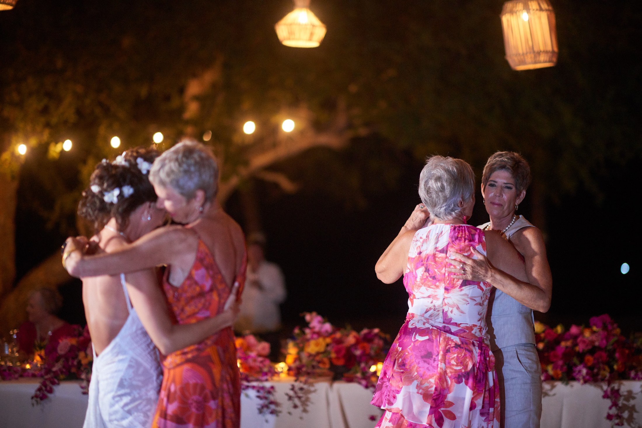 Fiesta de boda LGBTQ+ en el Astor Ballroom, St. Regis Punta Mita — Michelle & Marina — foto 80