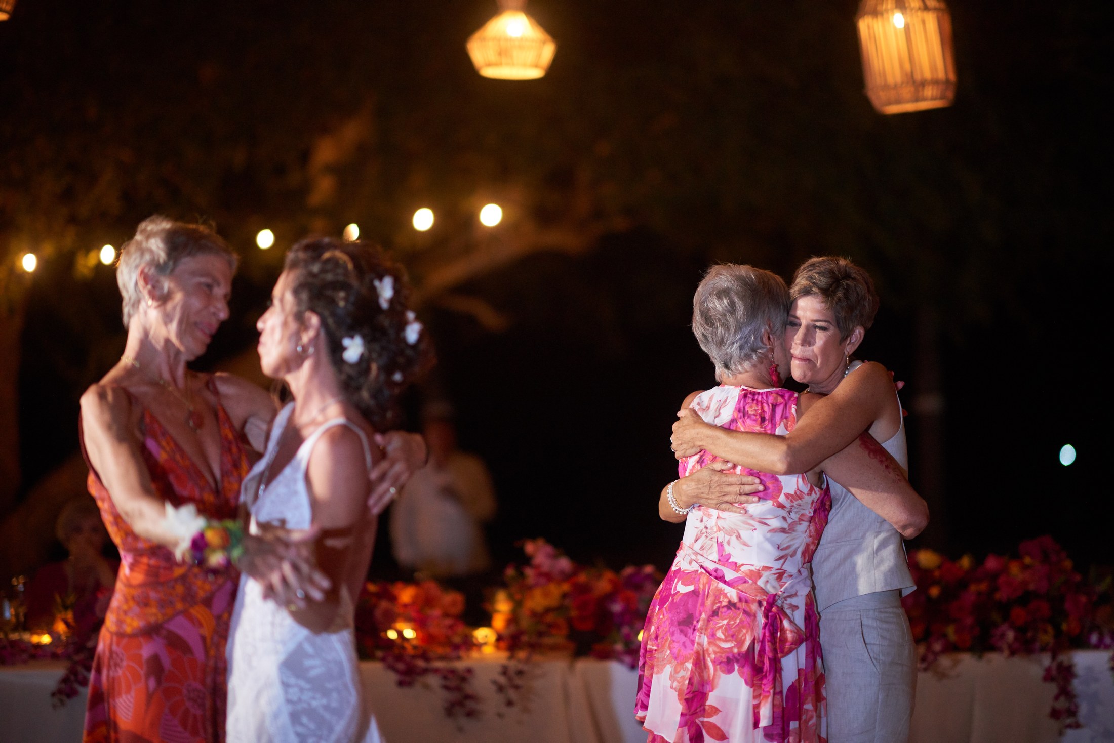 Fiesta de boda LGBTQ+ en el Astor Ballroom, St. Regis Punta Mita — Michelle & Marina — foto 81