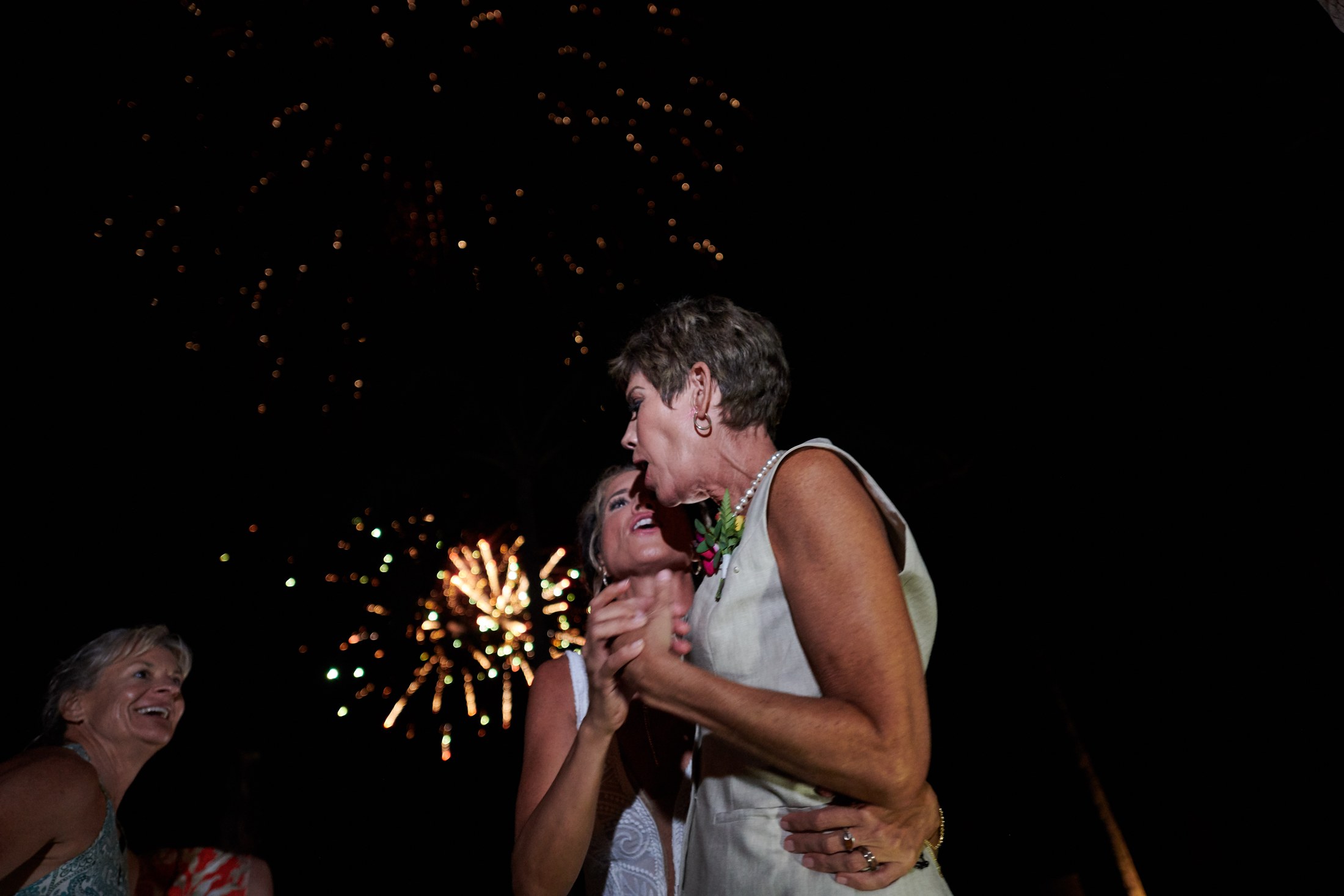 Fiesta de boda LGBTQ+ en el Astor Ballroom, St. Regis Punta Mita — Michelle & Marina — foto 85
