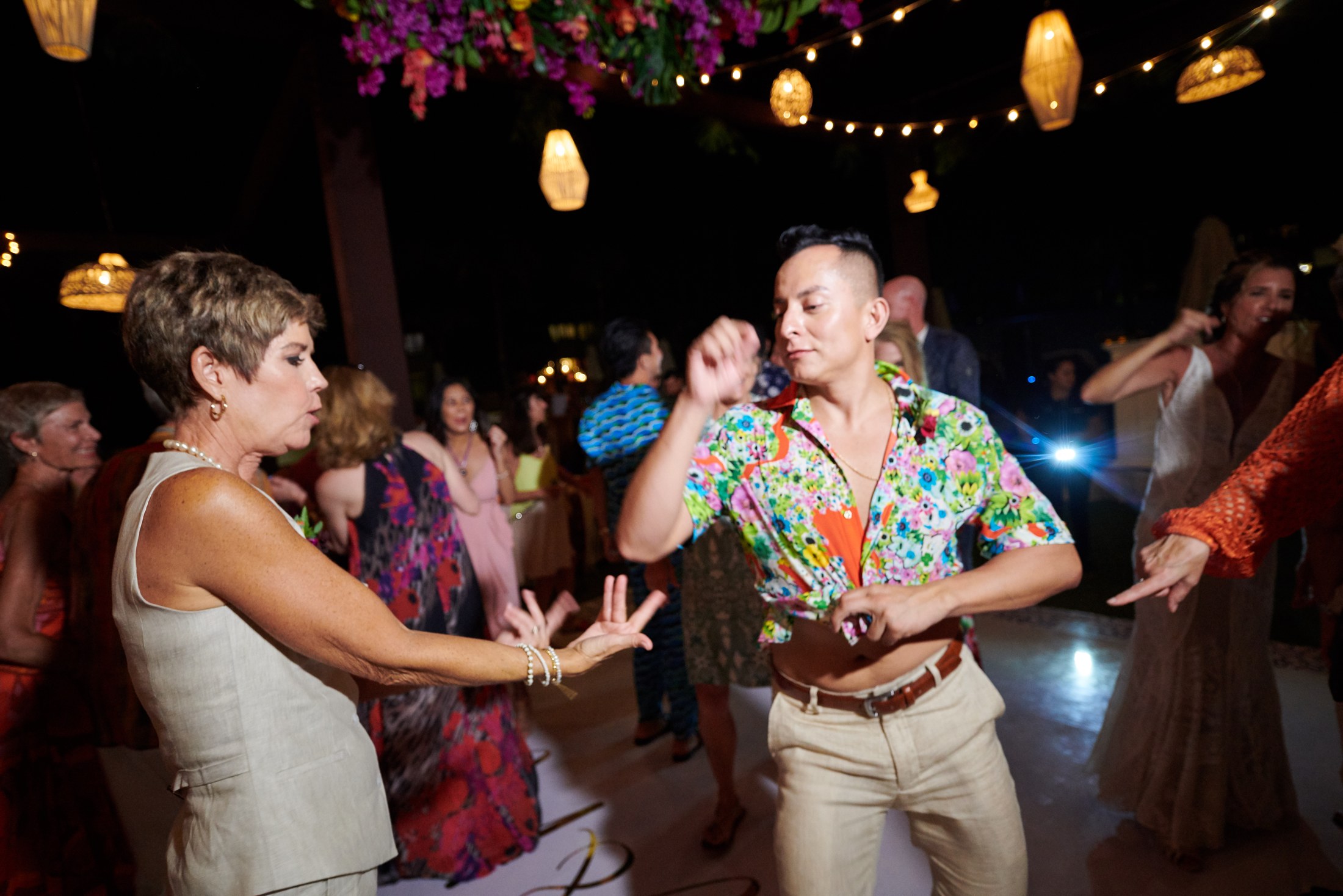 Fiesta de boda LGBTQ+ en el Astor Ballroom, St. Regis Punta Mita — Michelle & Marina — foto 111