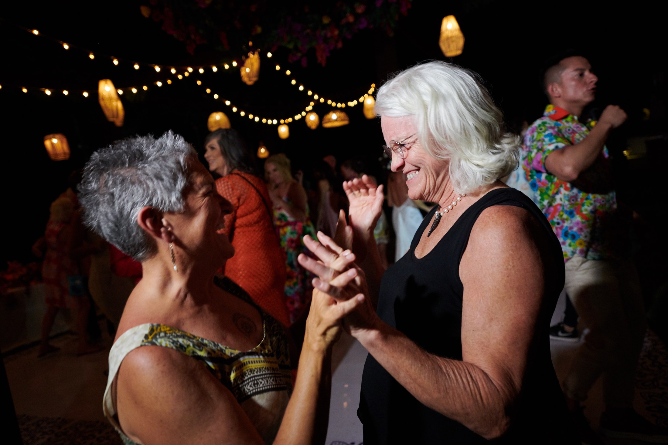 Fiesta de boda LGBTQ+ en el Astor Ballroom, St. Regis Punta Mita — Michelle & Marina — foto 113