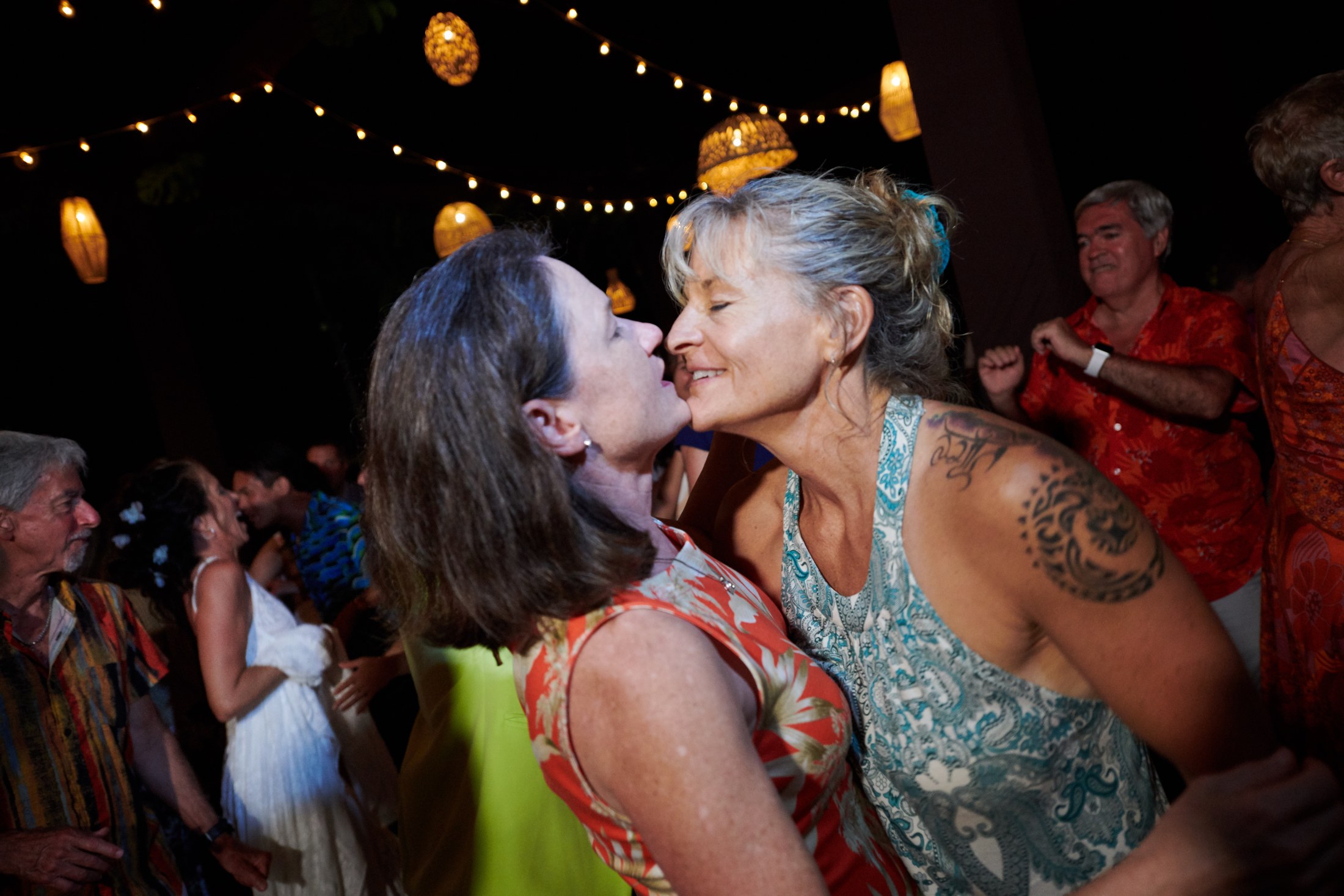 Fiesta de boda LGBTQ+ en el Astor Ballroom, St. Regis Punta Mita — Michelle & Marina — foto 130