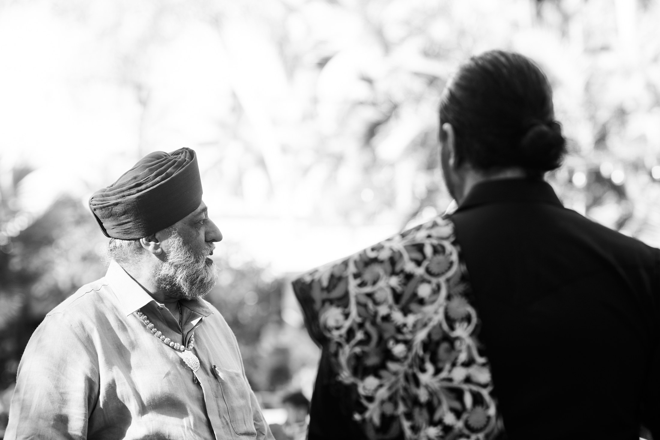 Noche de mehndi y jaggo punyabí en un jardín de Puerto Vallarta — Raj & Jocelyn — photo 2