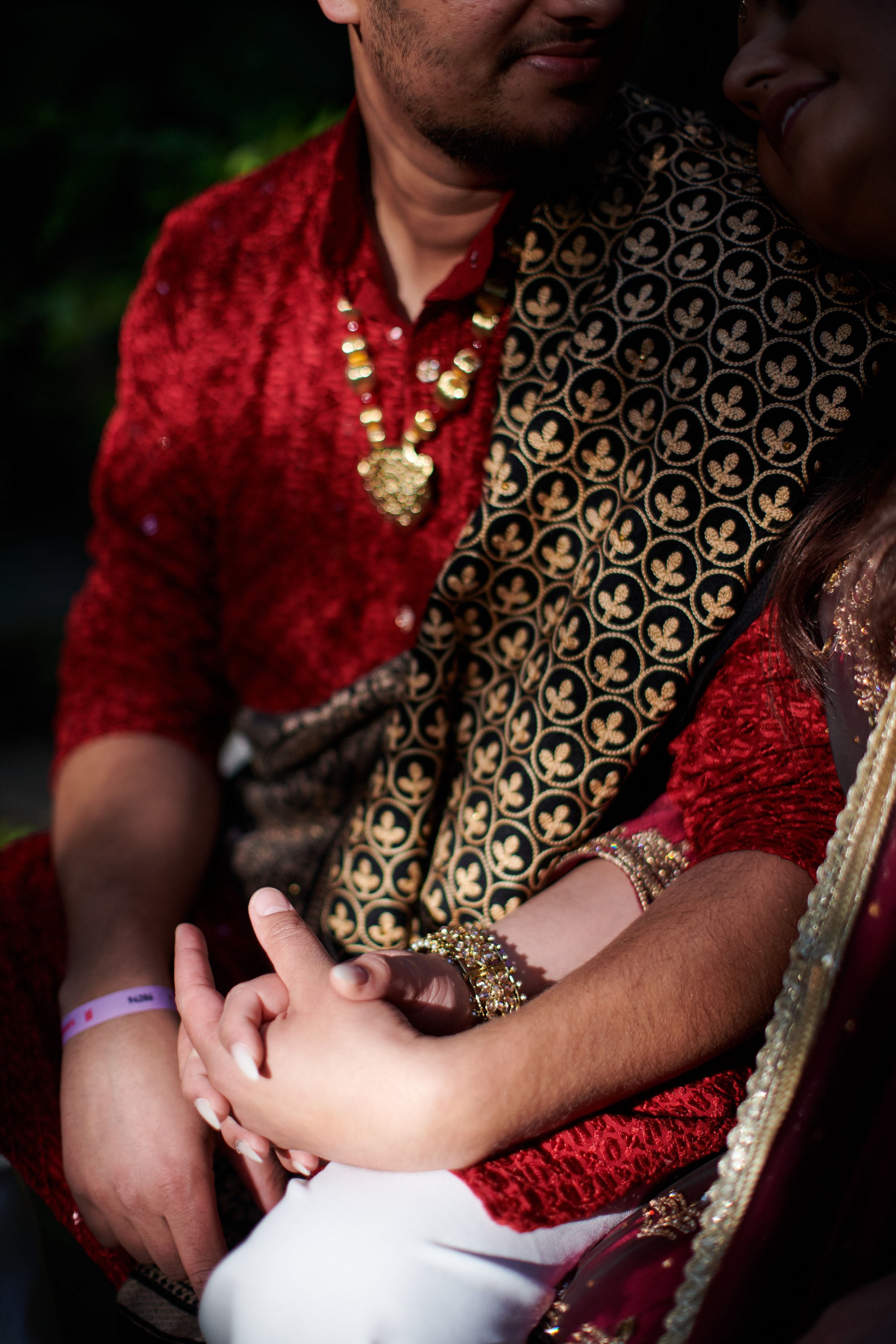 Noche de mehndi y jaggo punyabí en un jardín de Puerto Vallarta — Raj & Jocelyn — photo 8