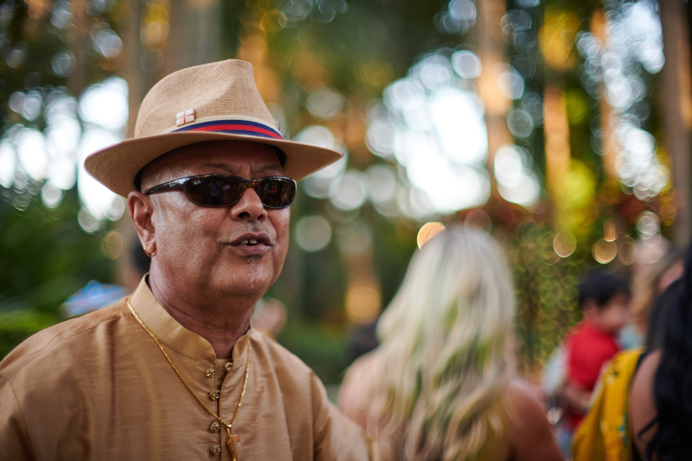 Noche de mehndi y jaggo punyabí en un jardín de Puerto Vallarta — Raj & Jocelyn — photo 50