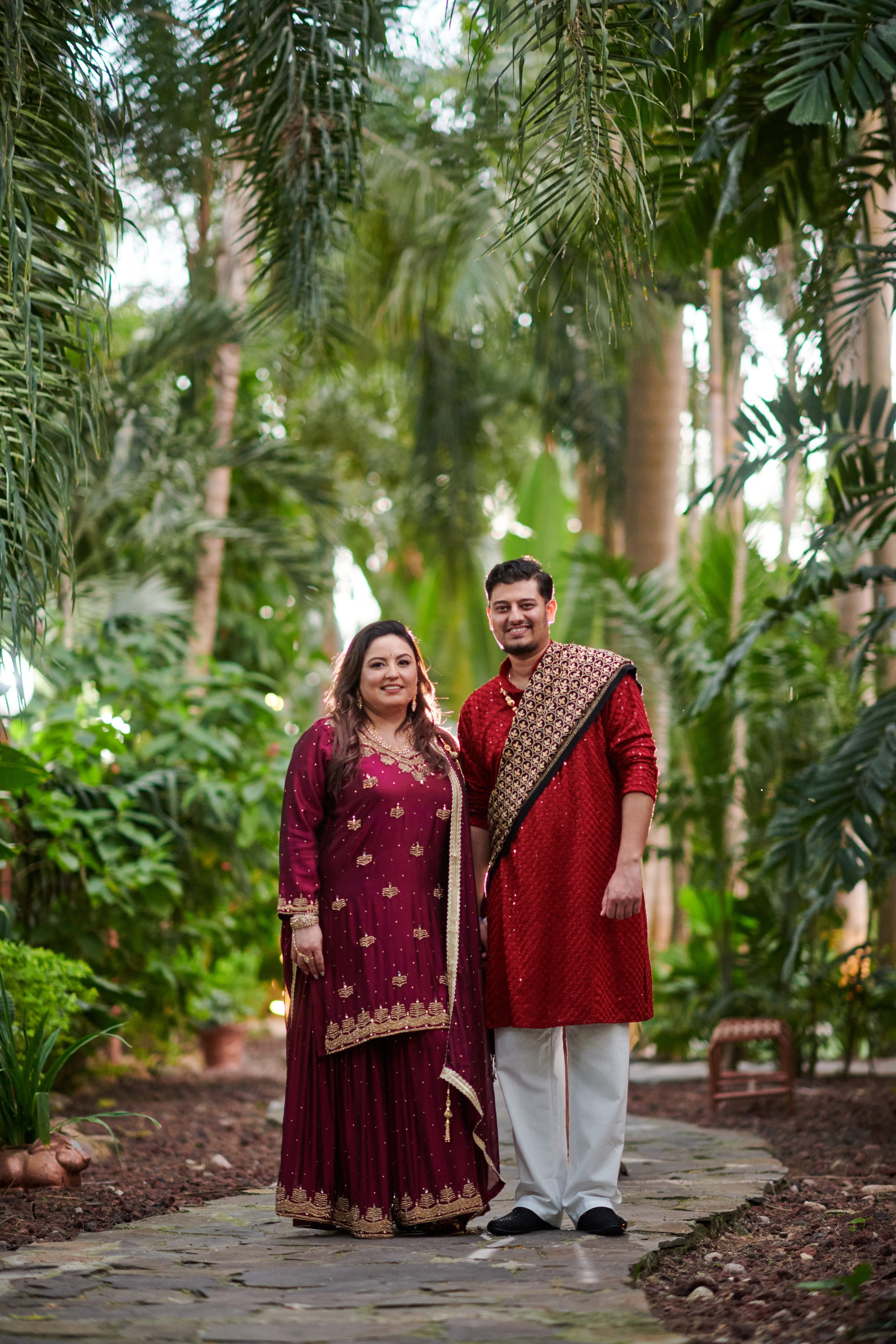 Noche de mehndi y jaggo punyabí en un jardín de Puerto Vallarta — Raj & Jocelyn — photo 56