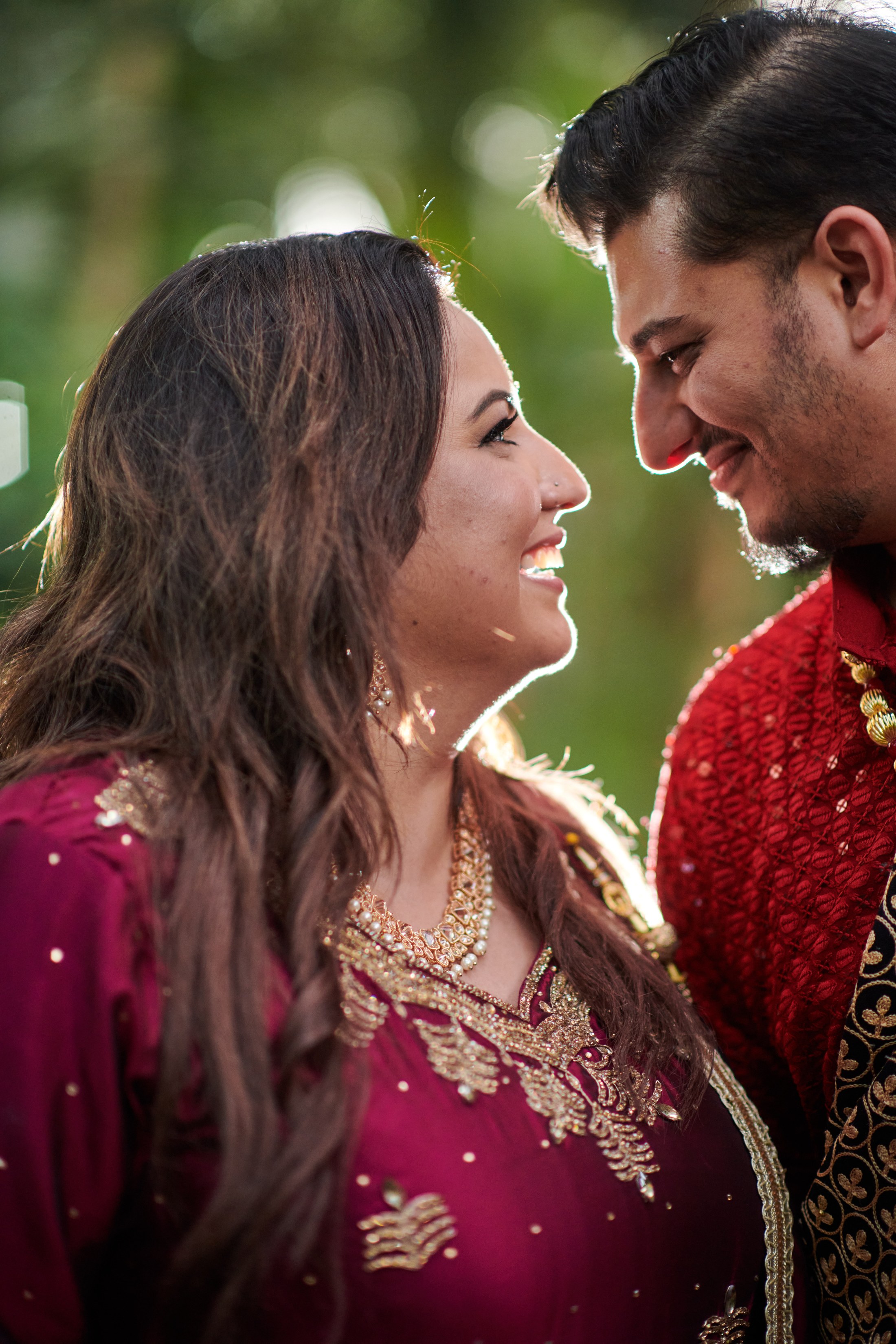 Noche de mehndi y jaggo punyabí en un jardín de Puerto Vallarta — Raj & Jocelyn — photo 57