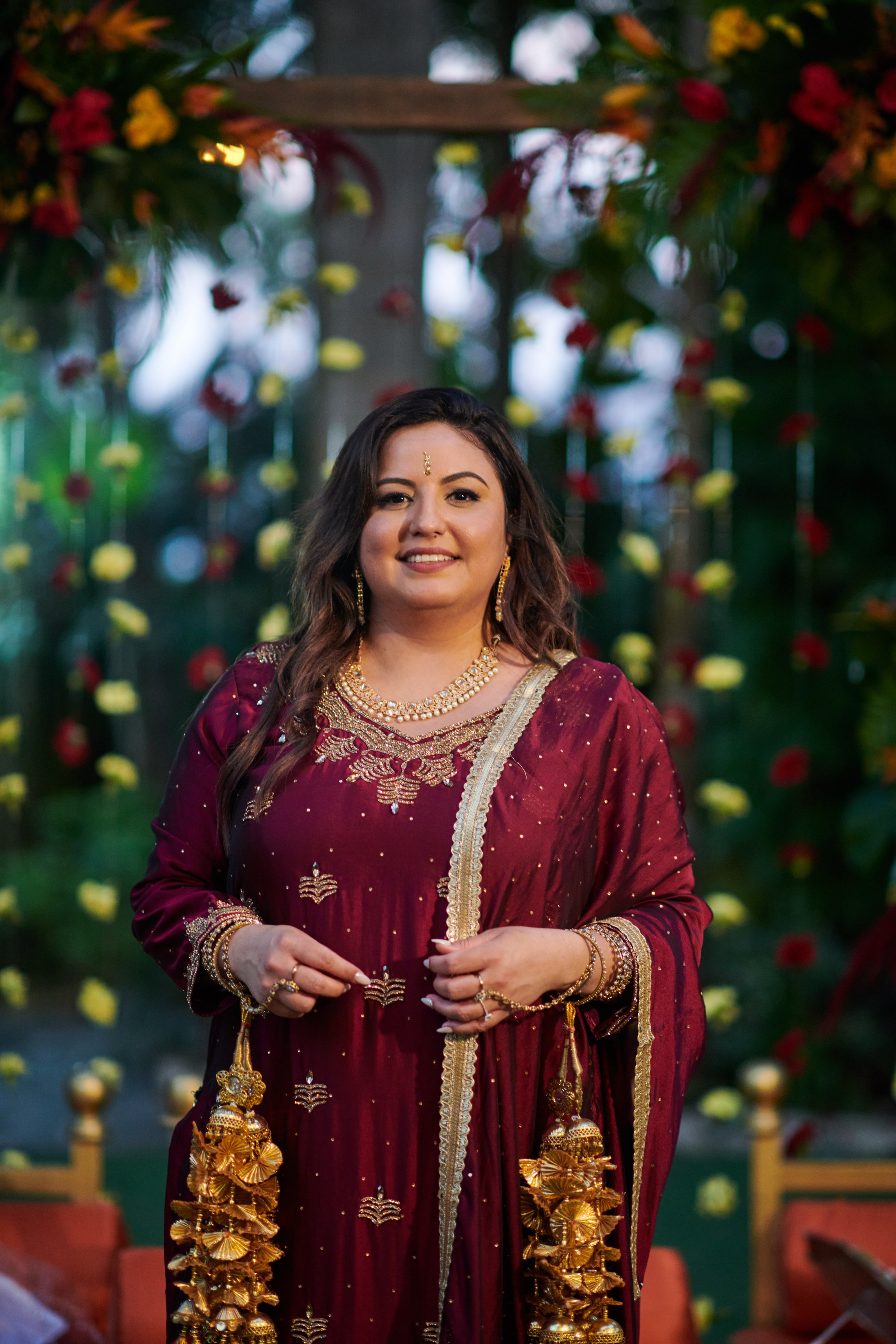 Noche de mehndi y jaggo punyabí en un jardín de Puerto Vallarta — Raj & Jocelyn — photo 59