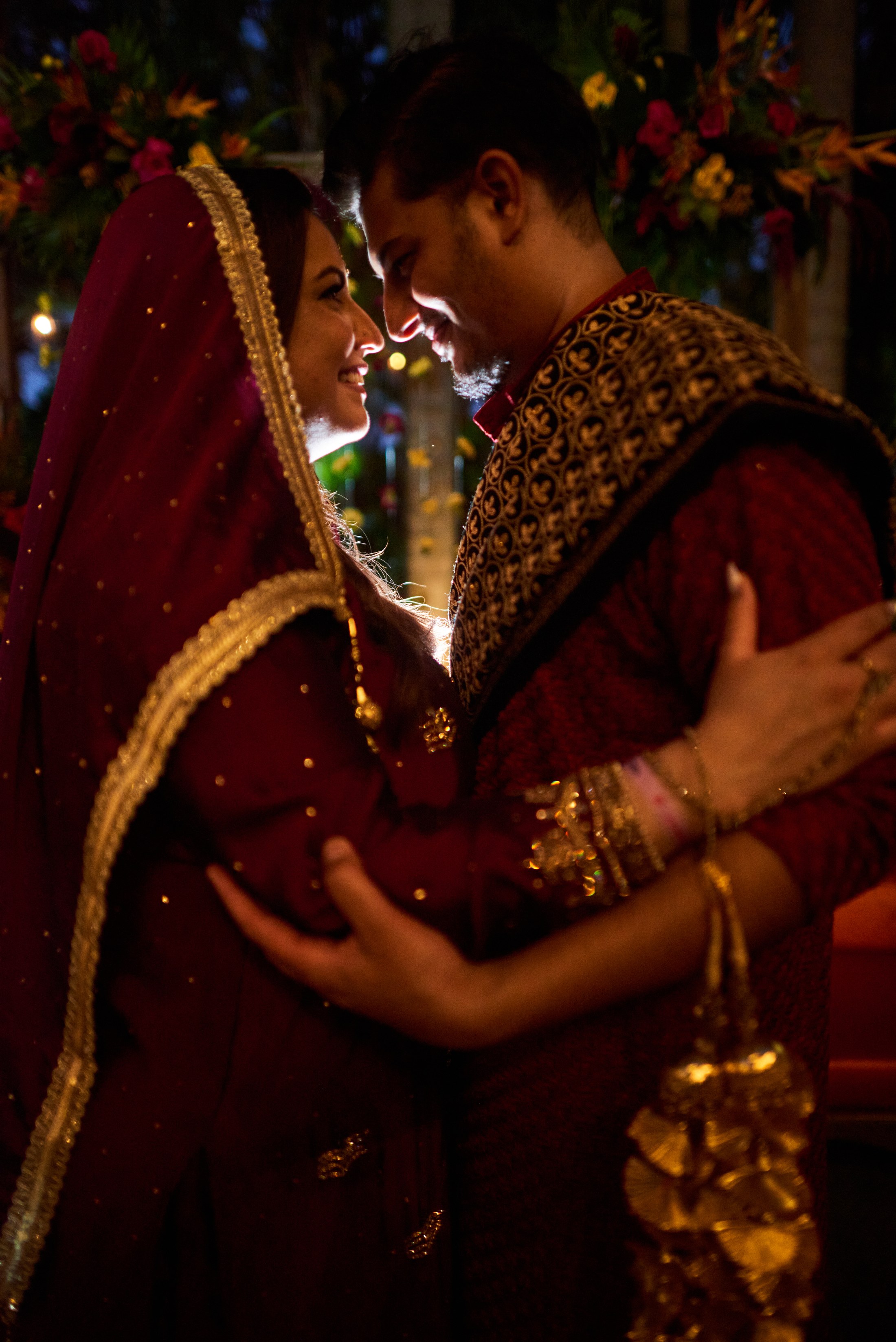 Noche de mehndi y jaggo punyabí en un jardín de Puerto Vallarta — Raj & Jocelyn — photo 63