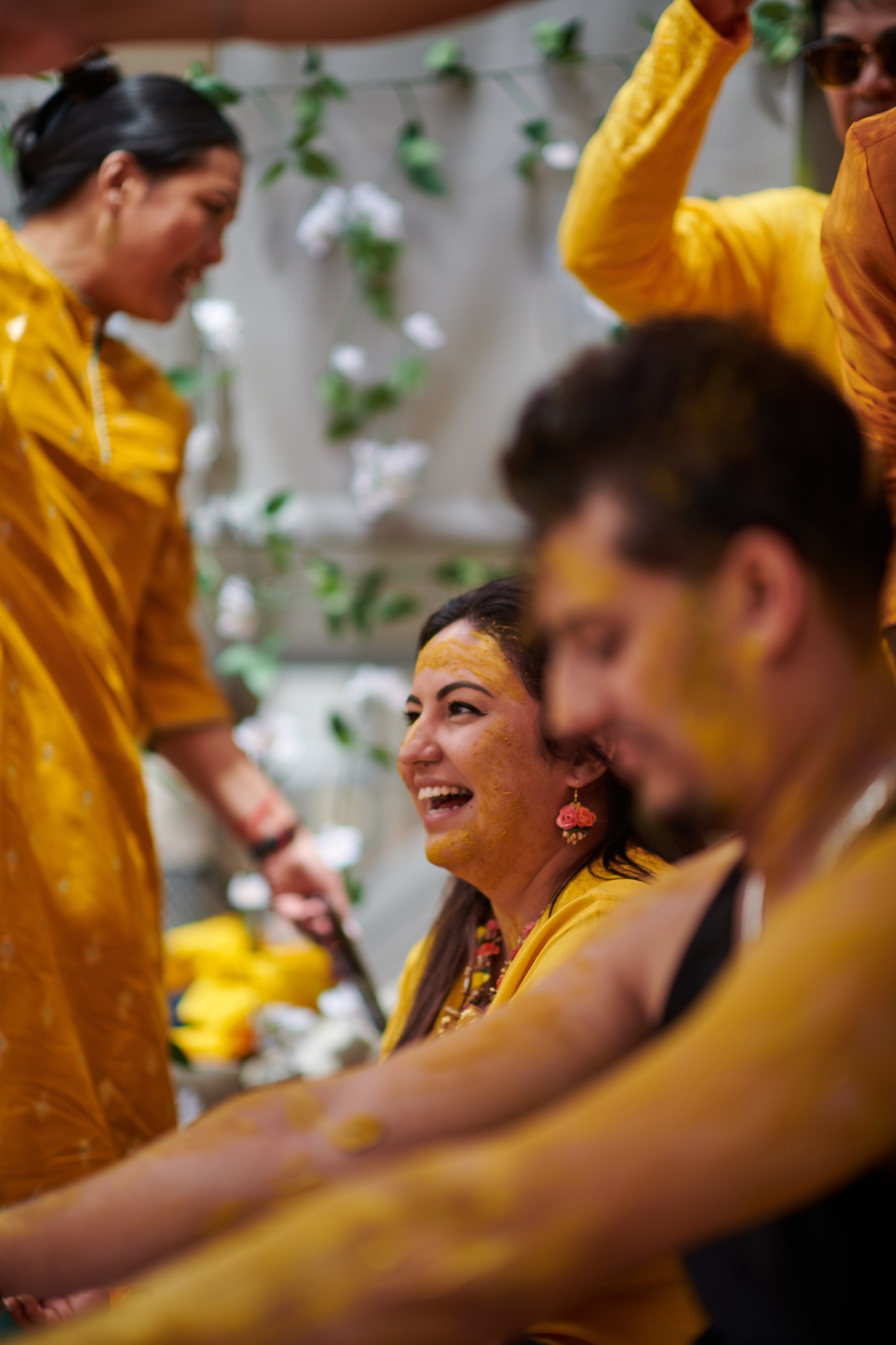 Ceremonia de haldi en la playa, Puerto Vallarta — Raj & Jocelyn — photo 31