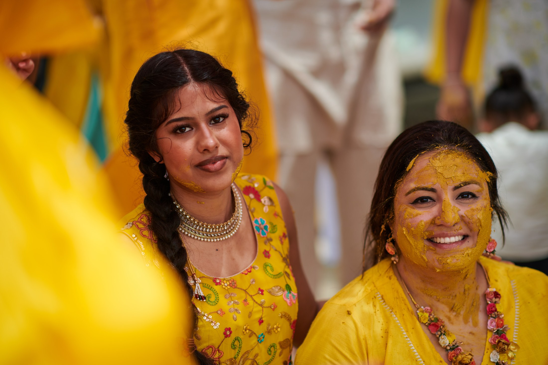 Ceremonia de haldi en la playa, Puerto Vallarta — Raj & Jocelyn — photo 48