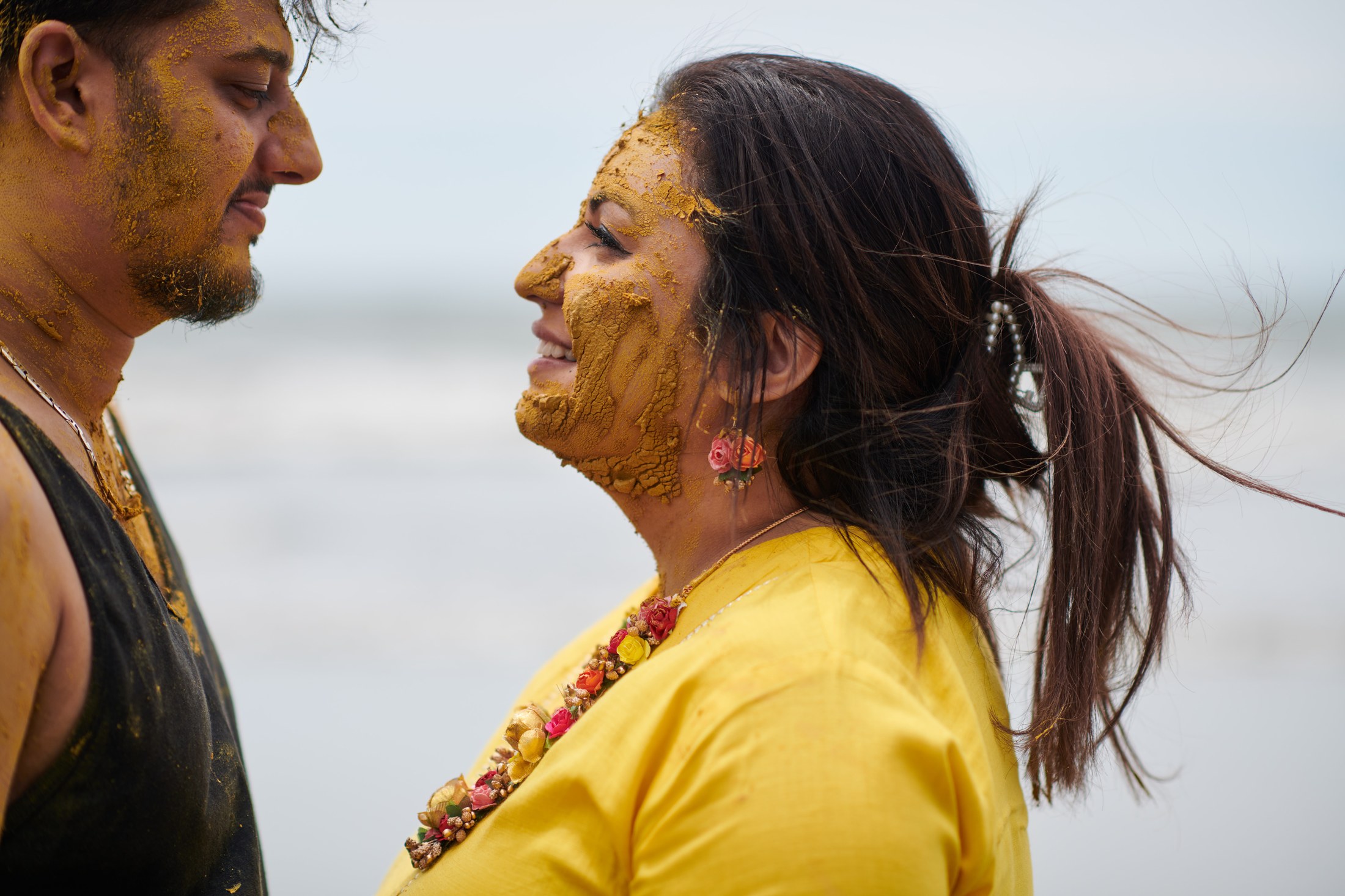 Ceremonia de haldi en la playa, Puerto Vallarta — Raj & Jocelyn — photo 63