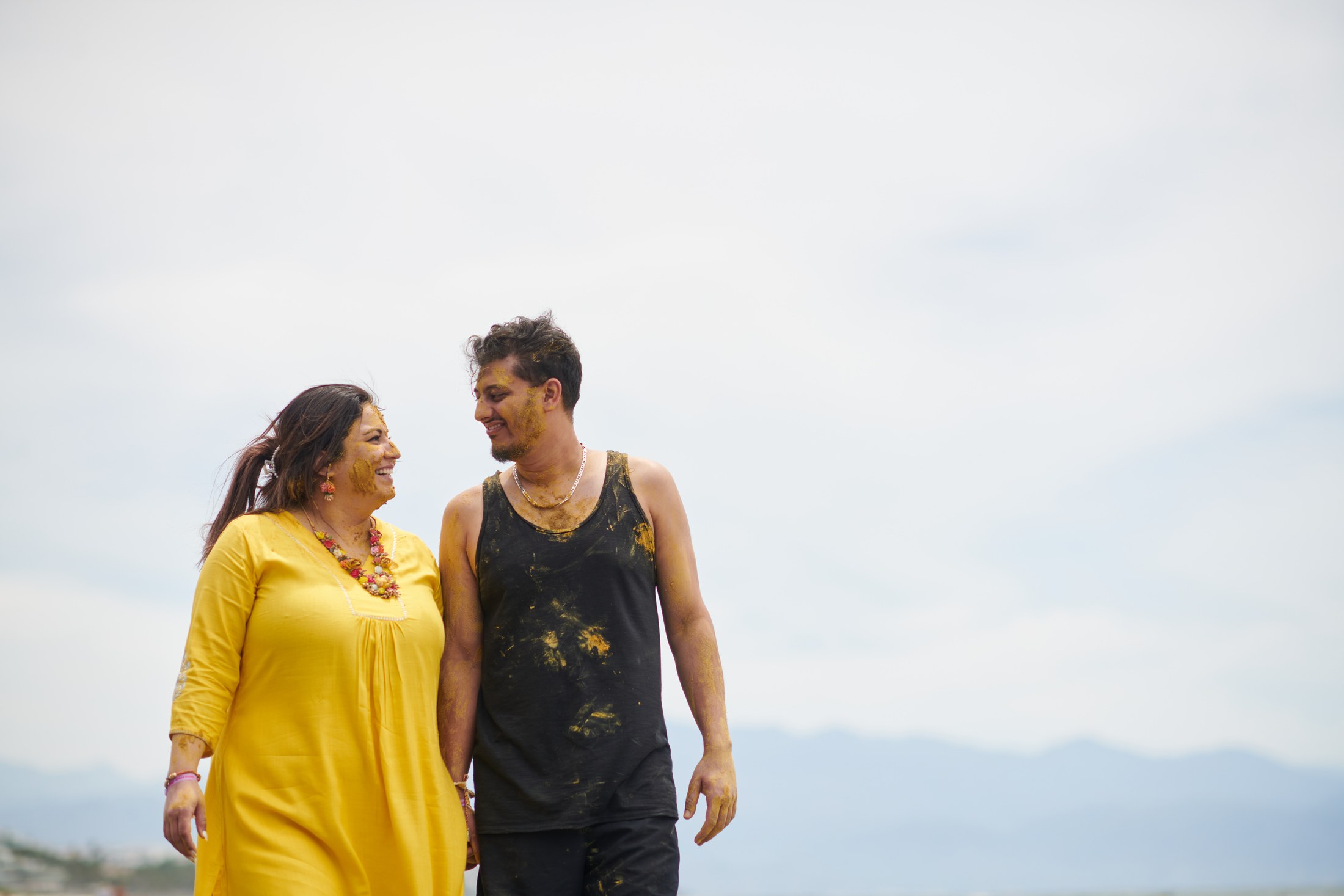 Ceremonia de haldi en la playa, Puerto Vallarta — Raj & Jocelyn — photo 65