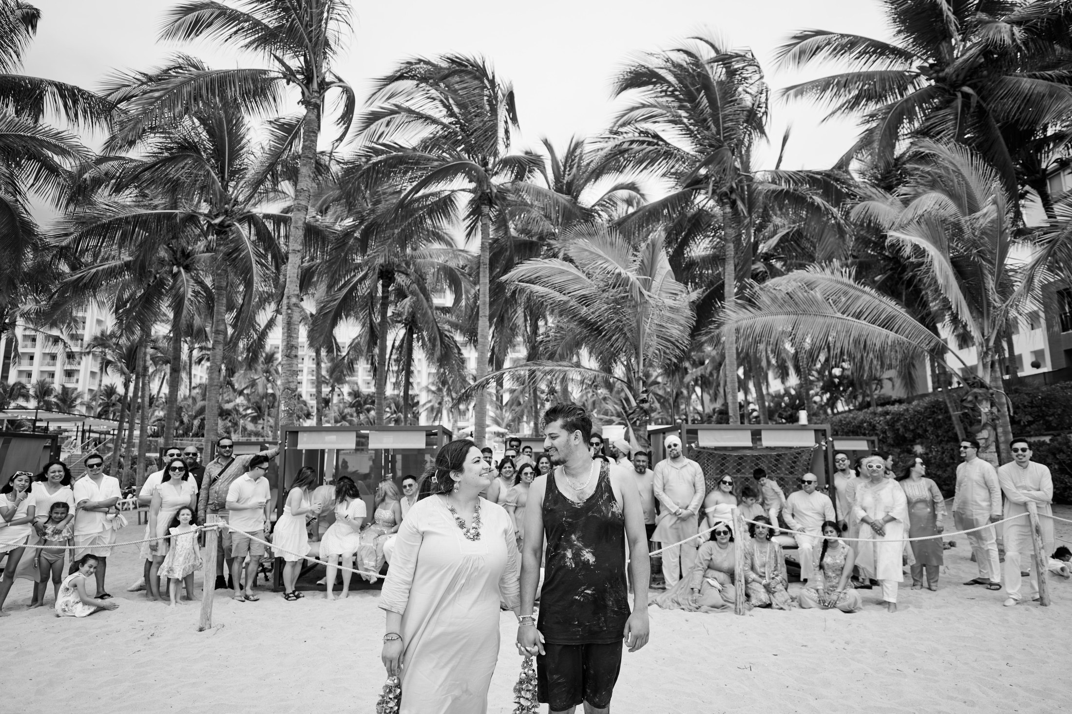 Ceremonia de haldi en la playa, Puerto Vallarta — Raj & Jocelyn — photo 69