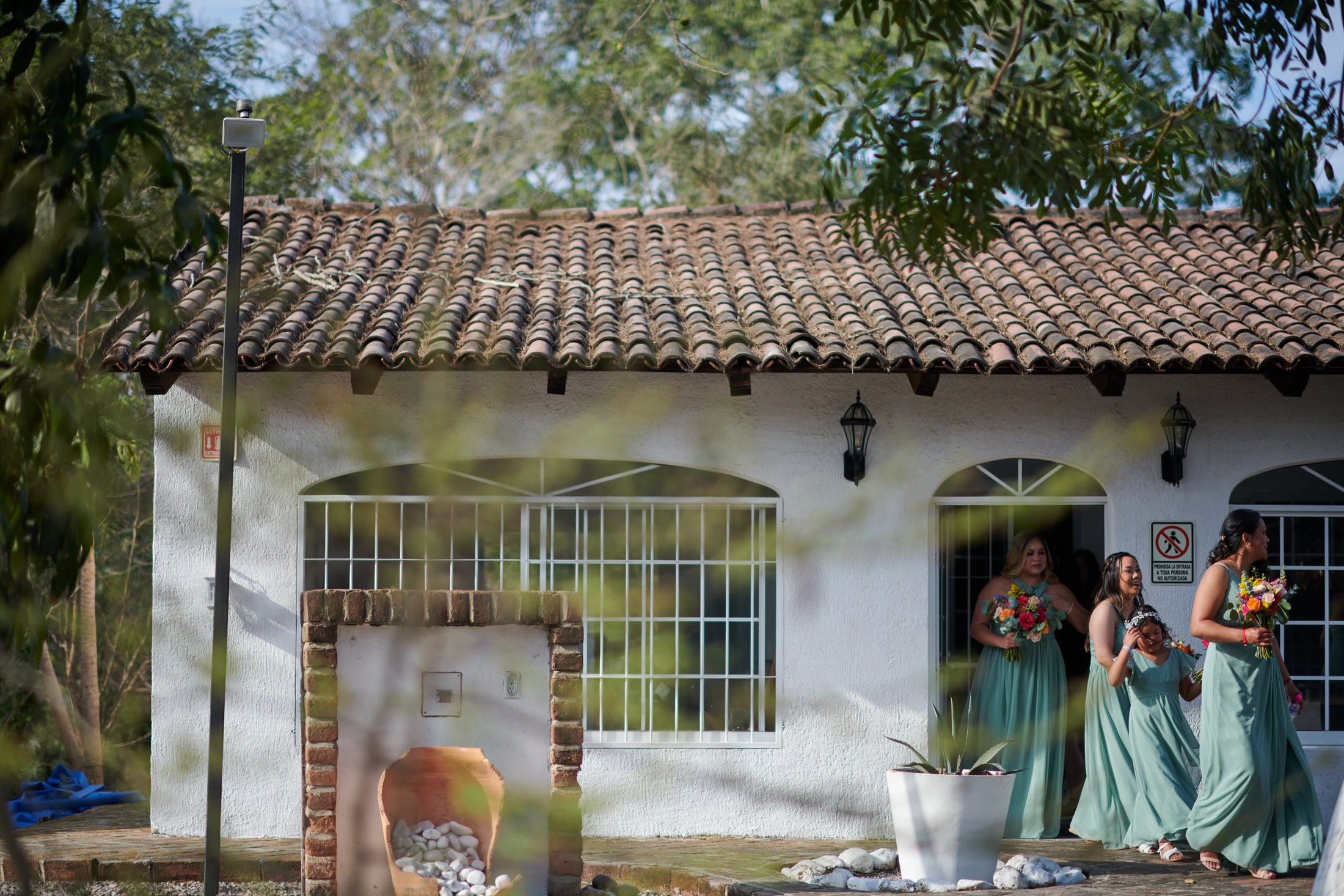 Boda india y mexicana en la destilería de agave Finca 18, Las Juntas, Puerto Vallarta — Raj & Jocelyn — photo 16