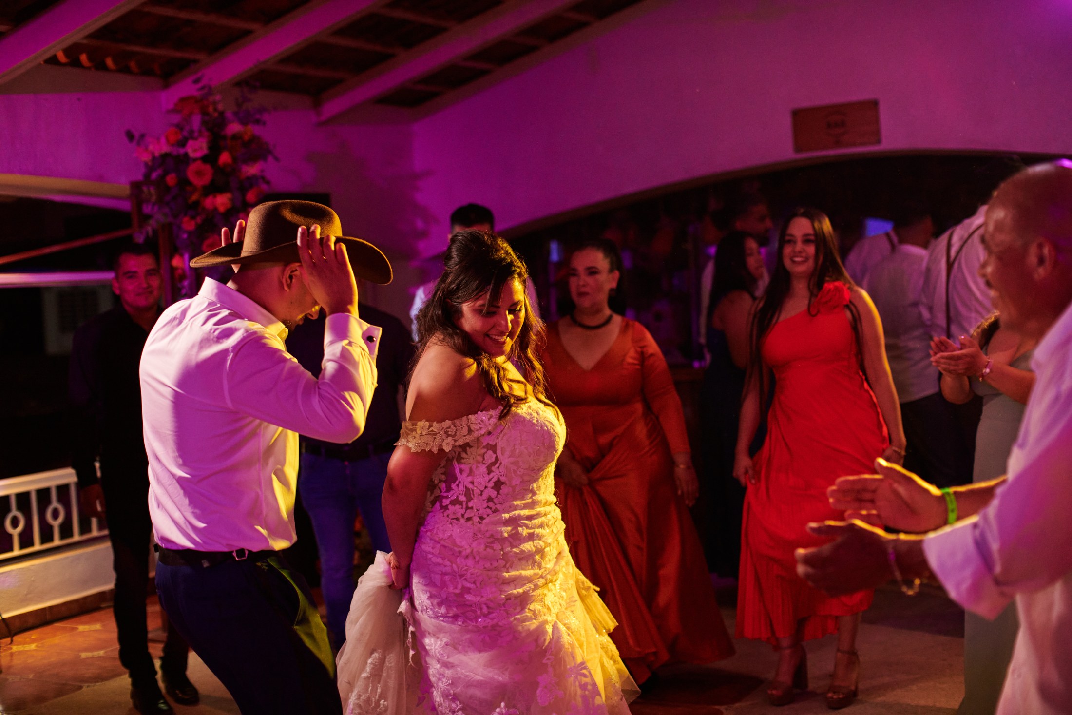 Boda india y mexicana en la destilería de agave Finca 18, Las Juntas, Puerto Vallarta — Raj & Jocelyn — photo 97