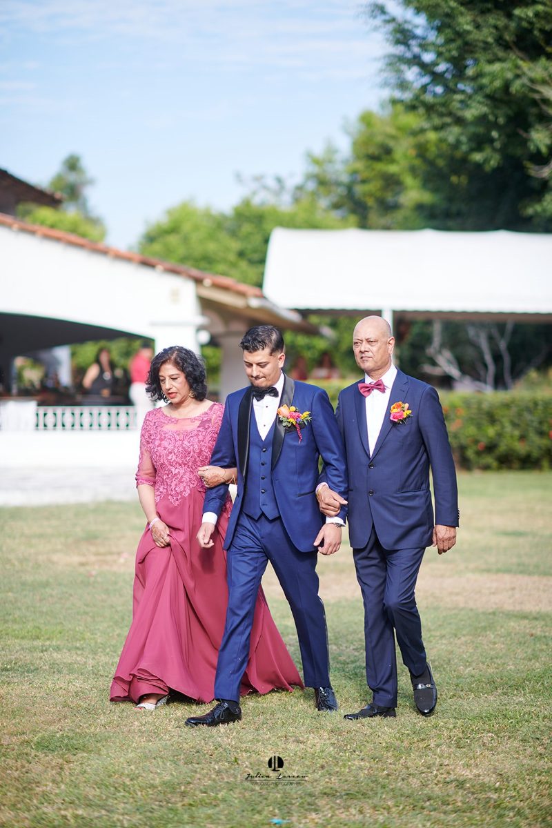Boda en la destilería de agave Finca 18, Las Juntas, Puerto Vallarta — Raj & Jocelyn — photo 6