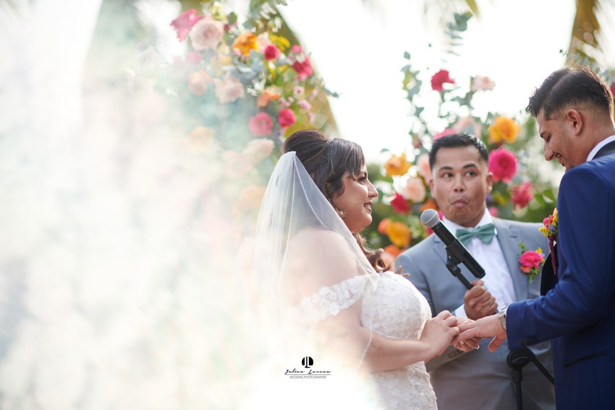 Ceremonia de boda en la destilería de agave Finca 18, Las Juntas, Puerto Vallarta — Julien Leveau