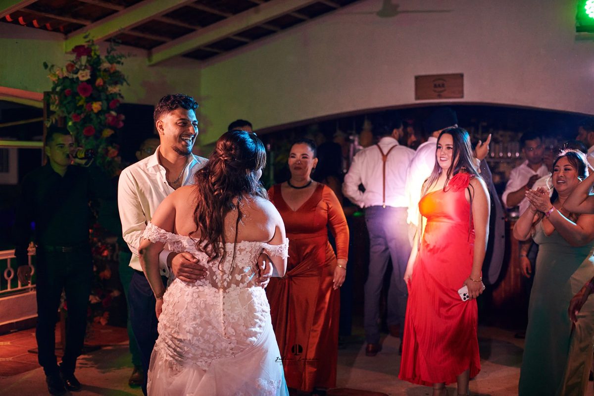 Boda en la destilería de agave Finca 18, Las Juntas, Puerto Vallarta — Raj & Jocelyn — photo 42