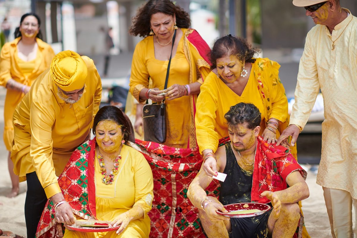 Ceremonia de haldi en la playa en Puerto Vallarta — Raj & Jocelyn — photo 26