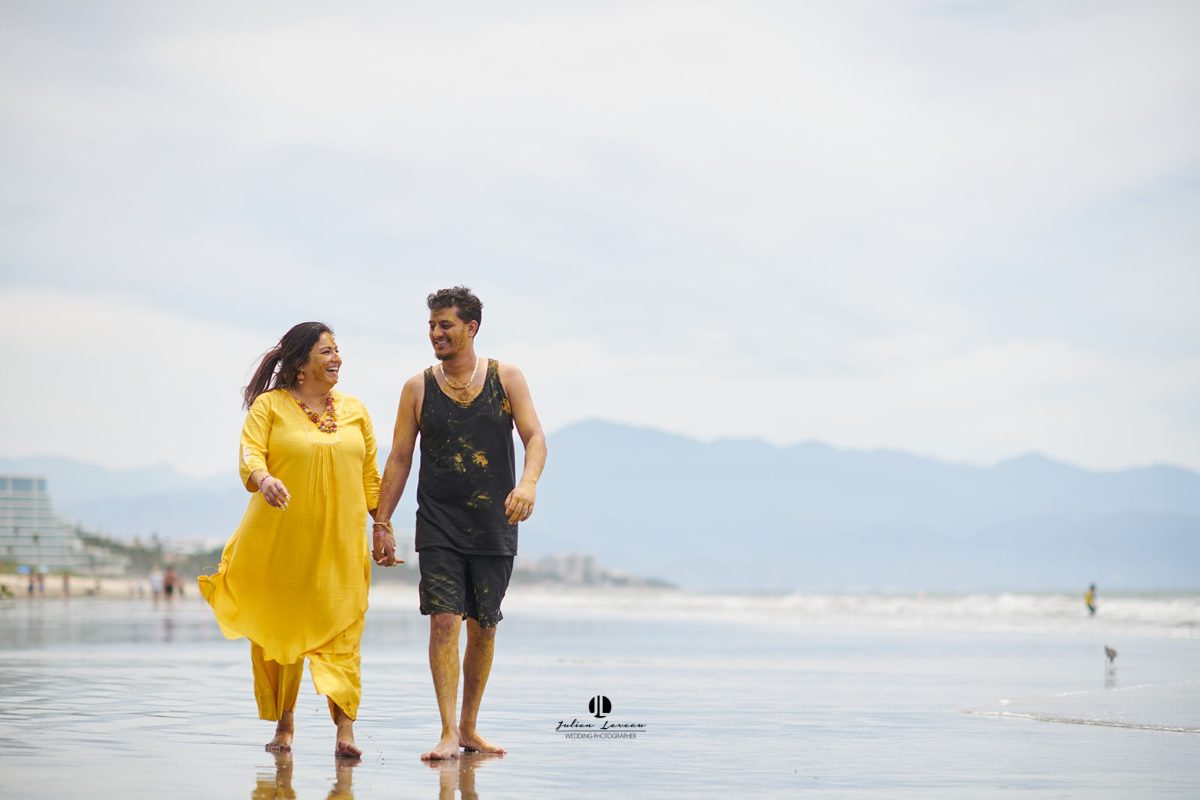 Ceremonia de haldi en la playa en Puerto Vallarta — Raj & Jocelyn — photo 33