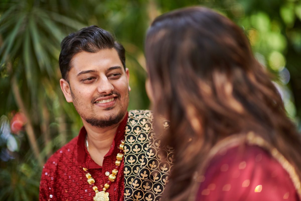Mehndi punyabí y noche de jaggo en un jardín de Puerto Vallarta — Raj & Jocelyn — photo 12