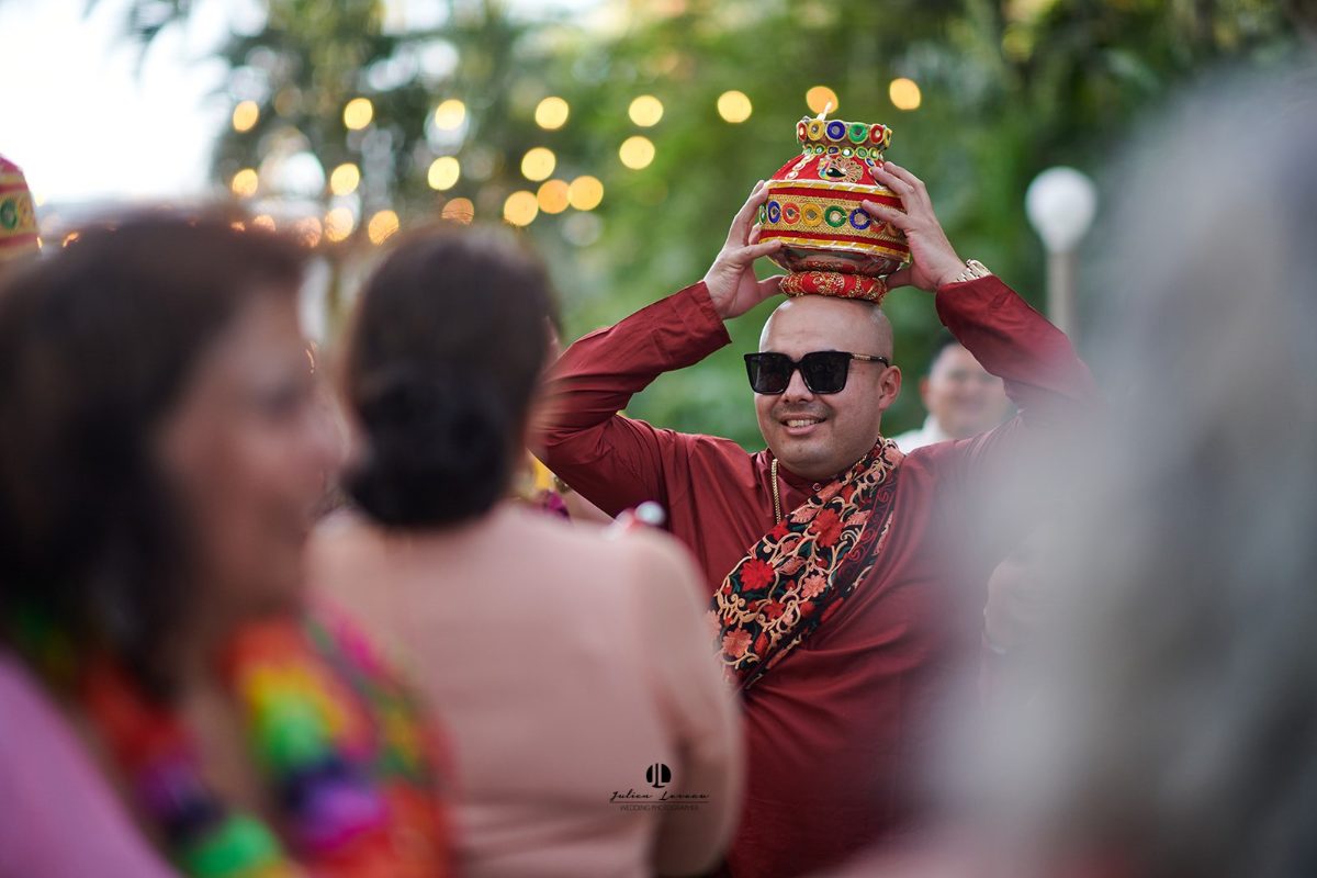 Mehndi punyabí y noche de jaggo en un jardín de Puerto Vallarta — Raj & Jocelyn — photo 26