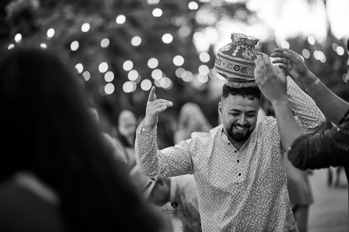 Mehndi punyabí y noche de jaggo en un jardín de Puerto Vallarta — Raj & Jocelyn — photo 32