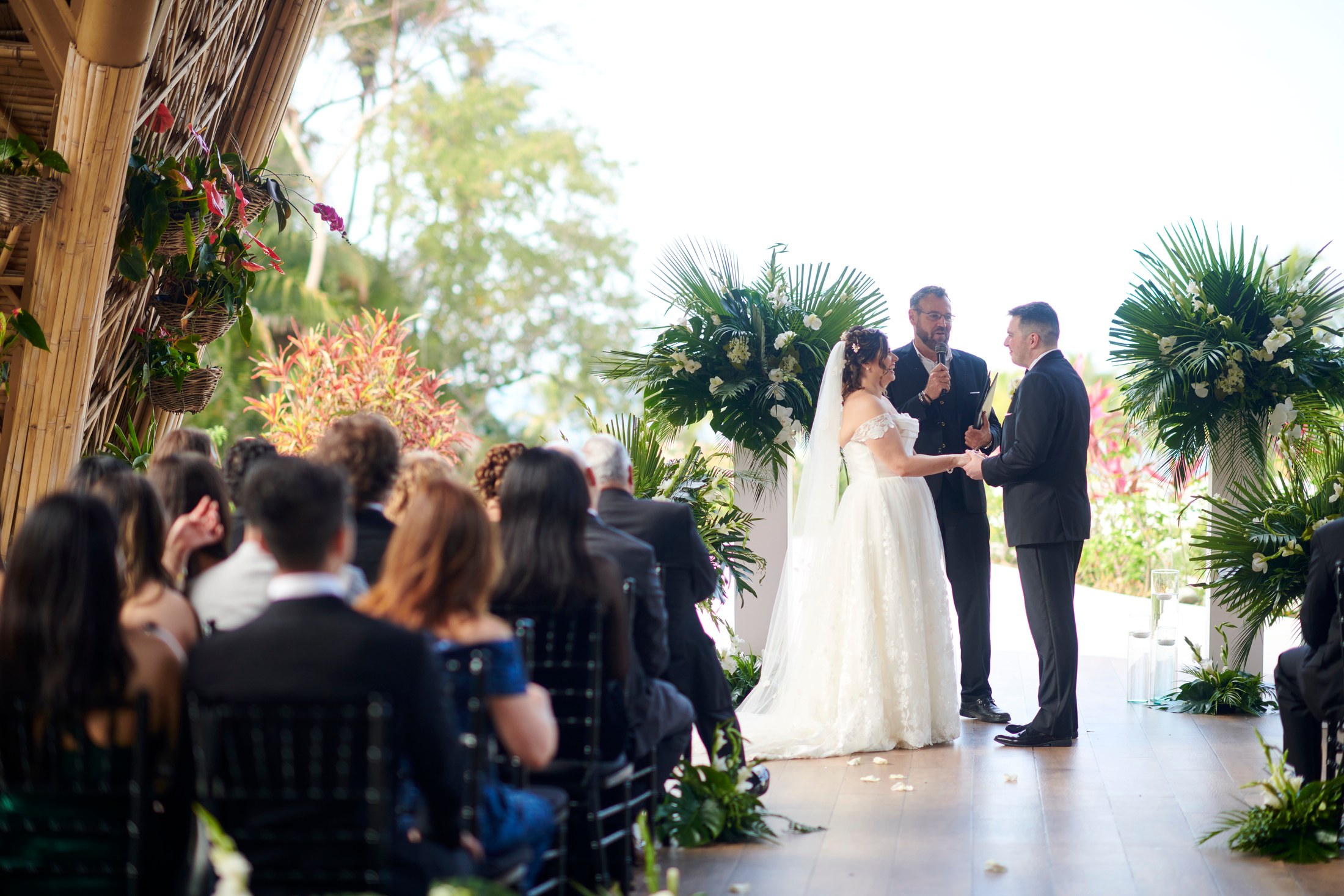 Preparativos antes de una boda en el Hotel Mousai, Puerto Vallarta — Sean & Dani — foto 14