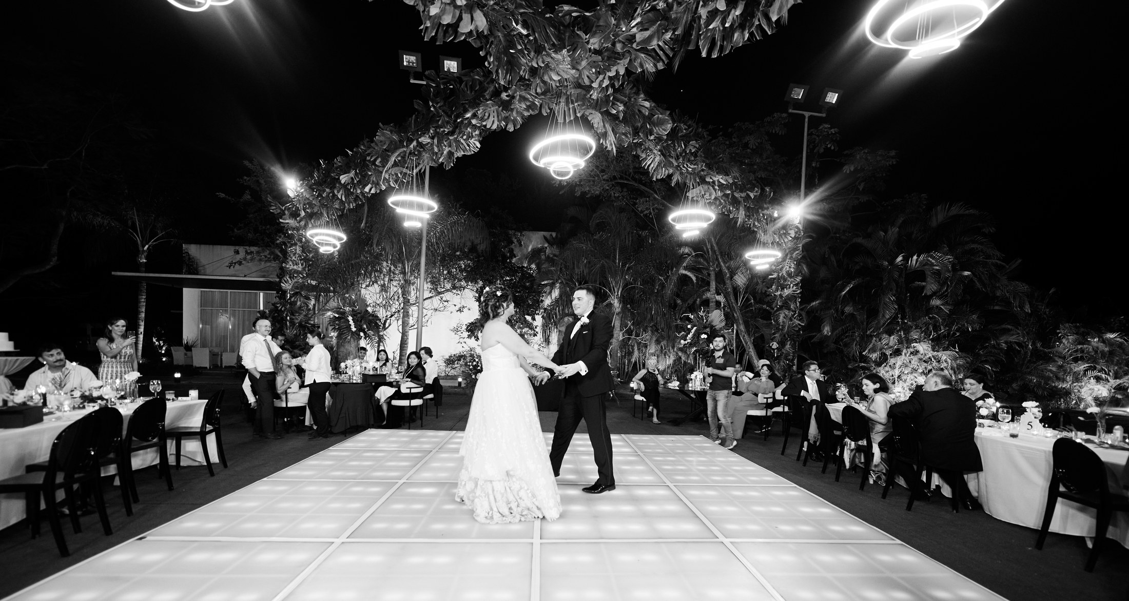 Ceremonia de boda en la terraza del Hotel Mousai, Puerto Vallarta — Sean & Dani — foto 45